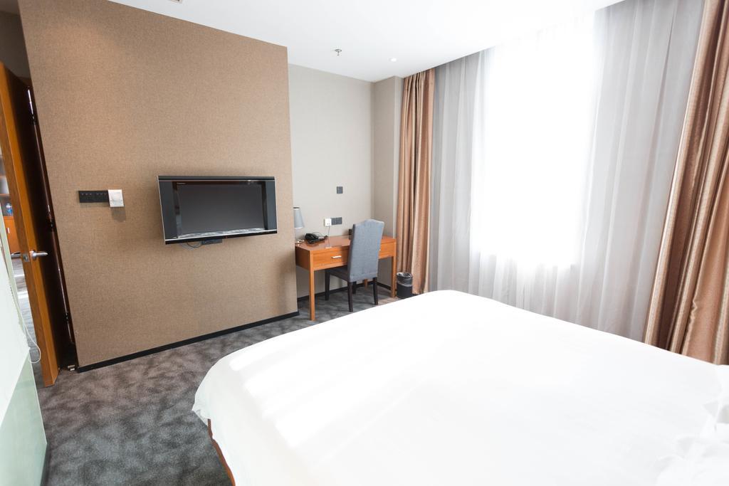 Radiance Hotel Shanghai Esterno foto