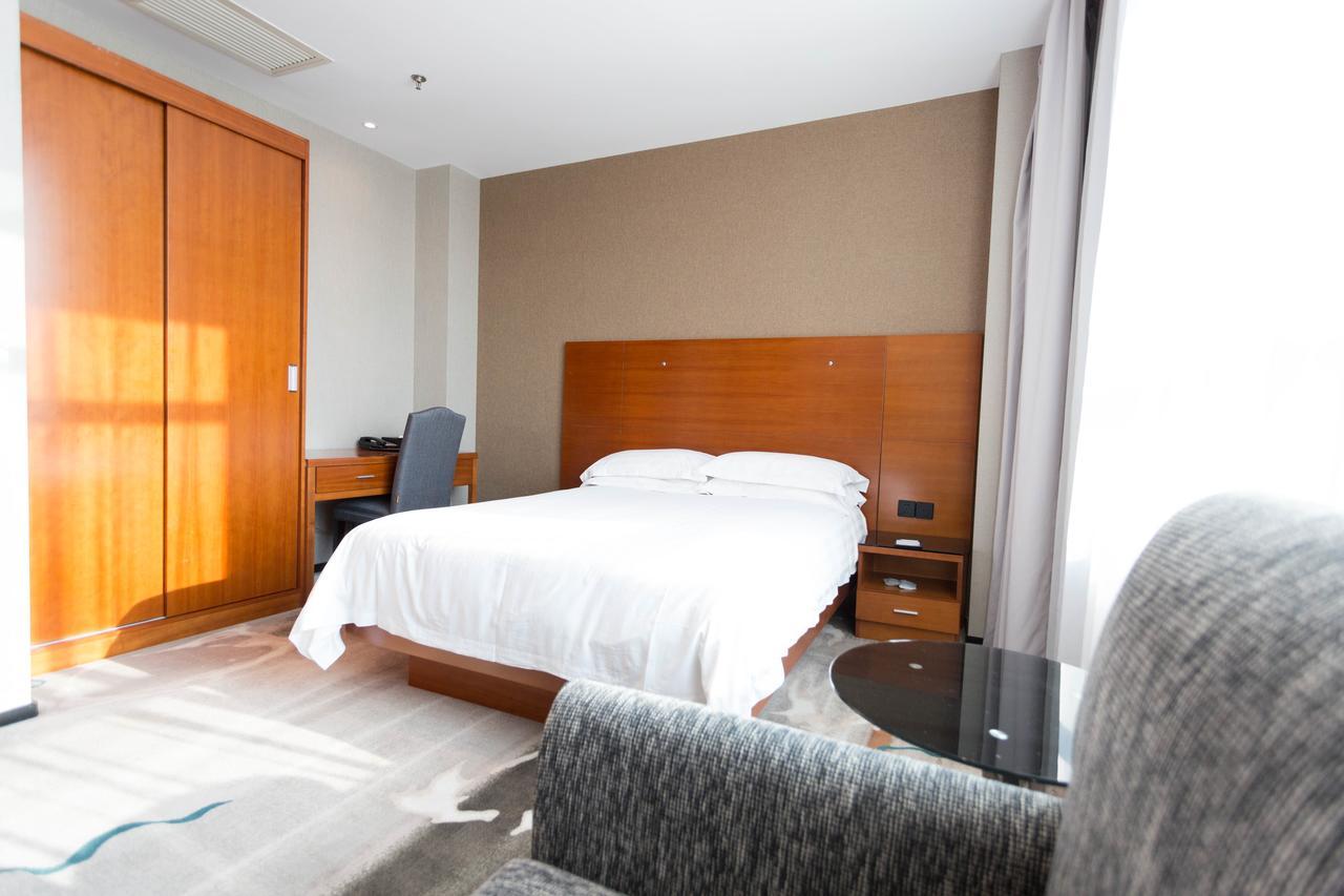 Radiance Hotel Shanghai Esterno foto