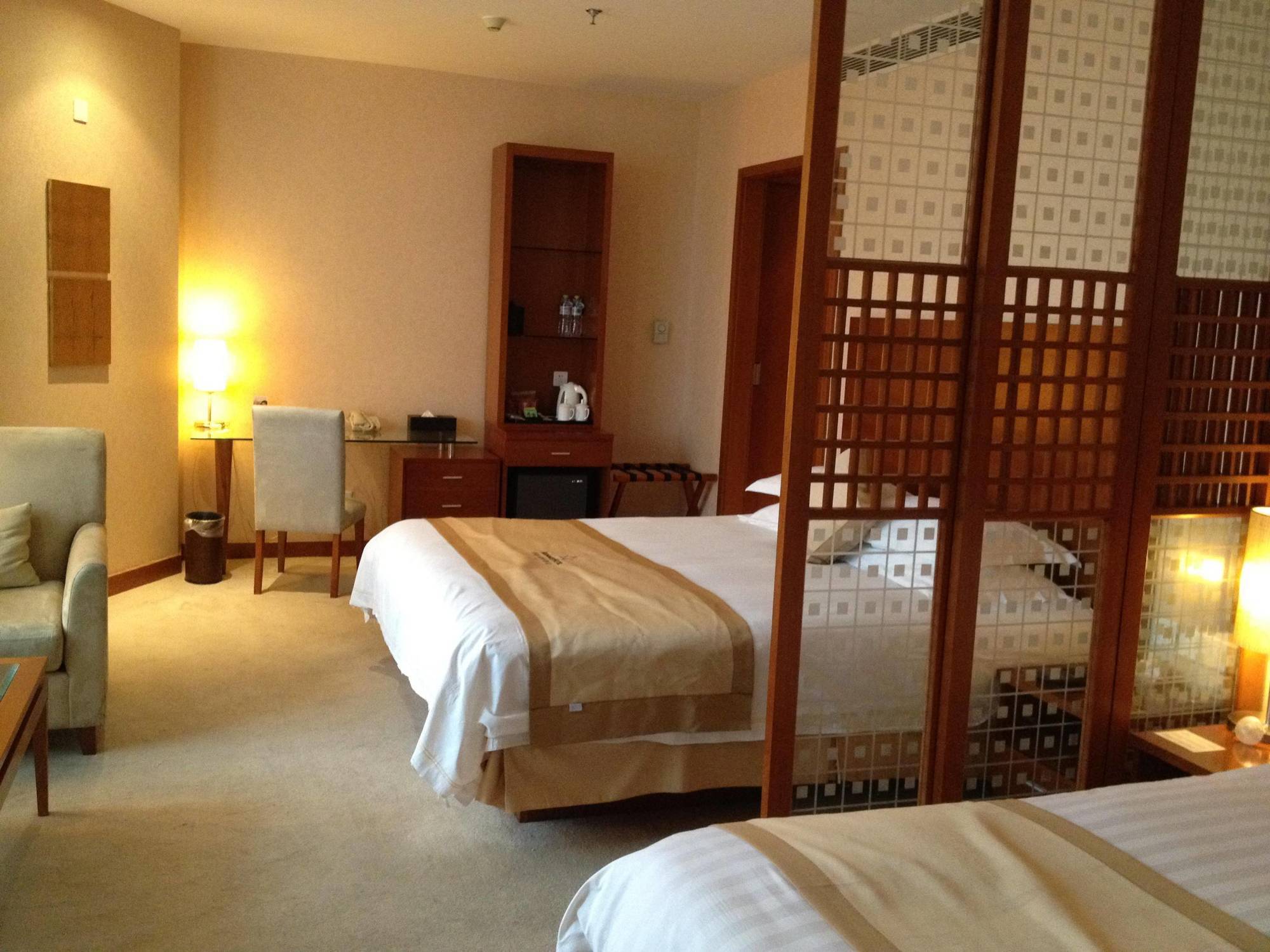 Radiance Hotel Shanghai Esterno foto