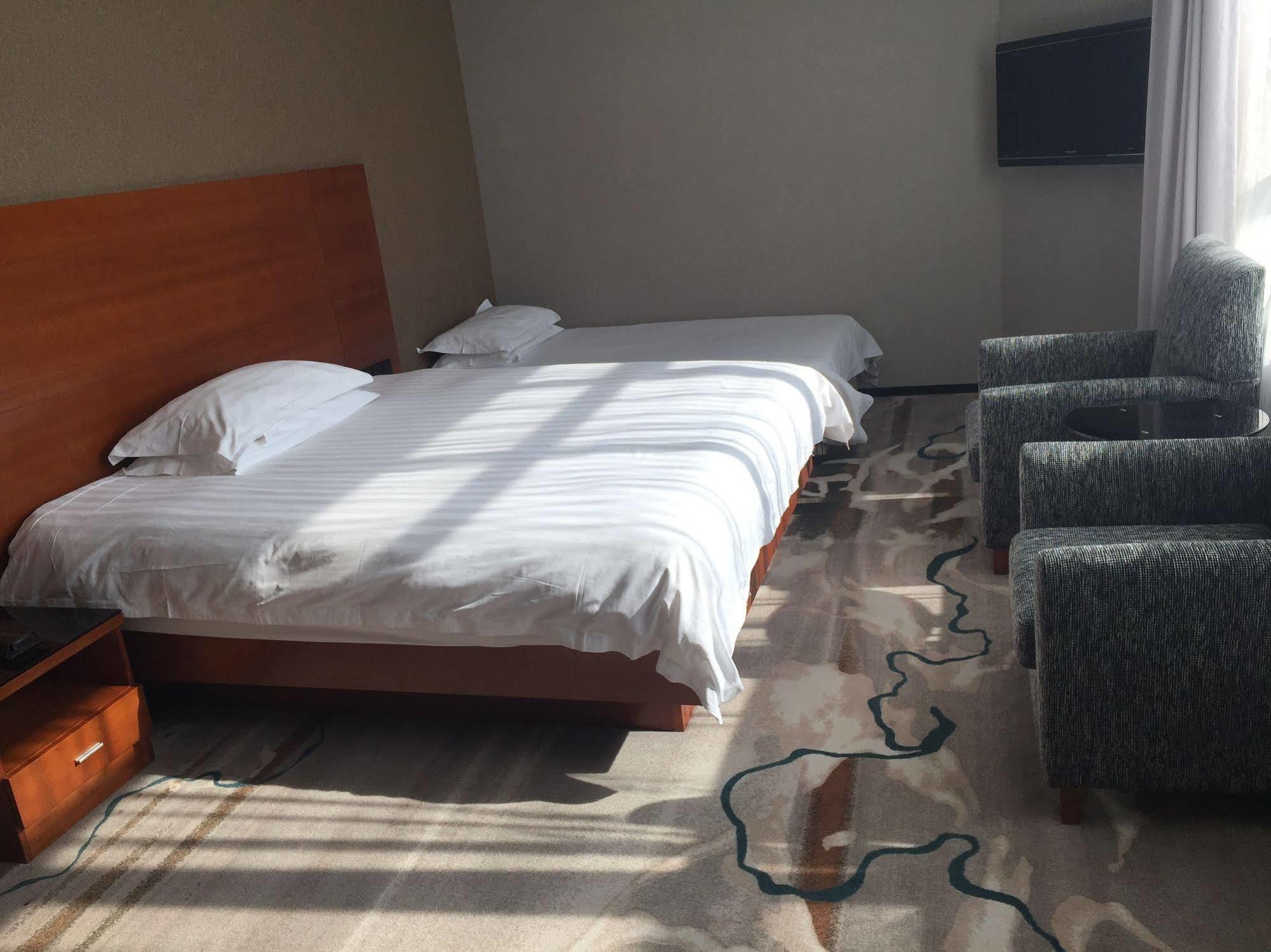 Radiance Hotel Shanghai Esterno foto