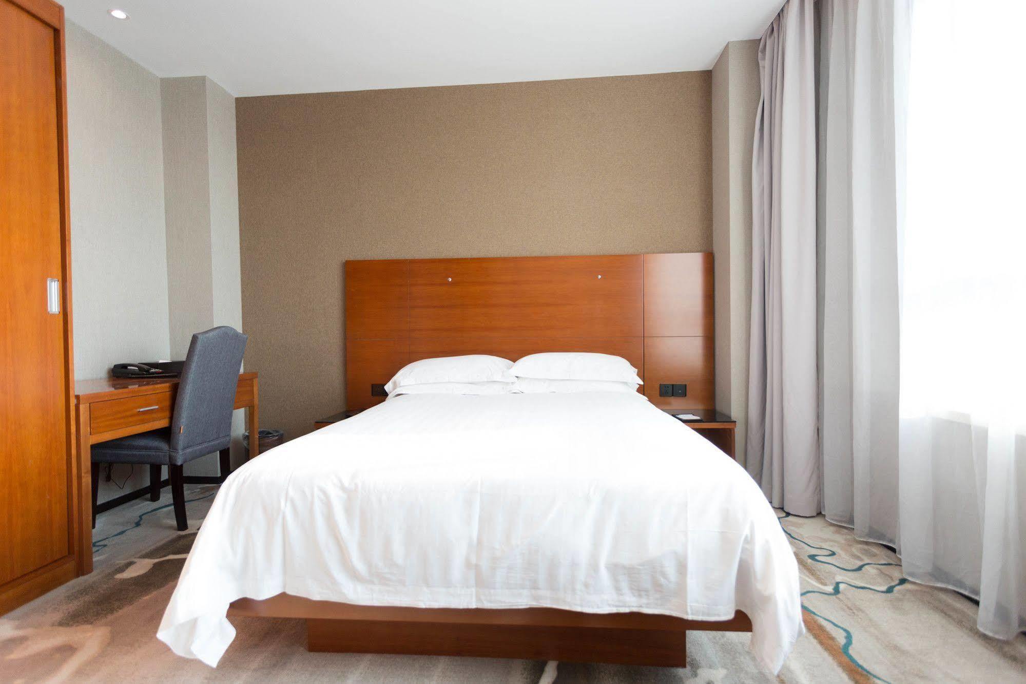 Radiance Hotel Shanghai Esterno foto