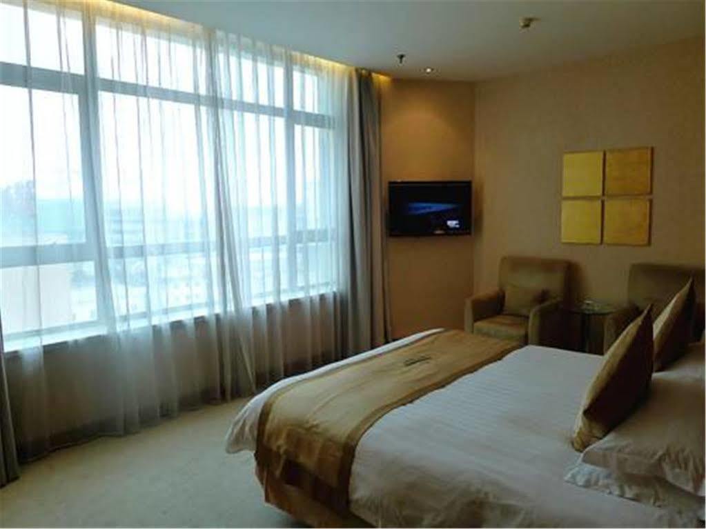 Radiance Hotel Shanghai Esterno foto