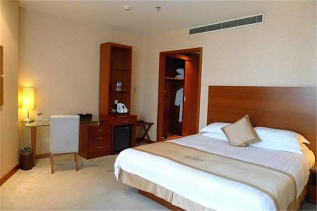 Radiance Hotel Shanghai Esterno foto